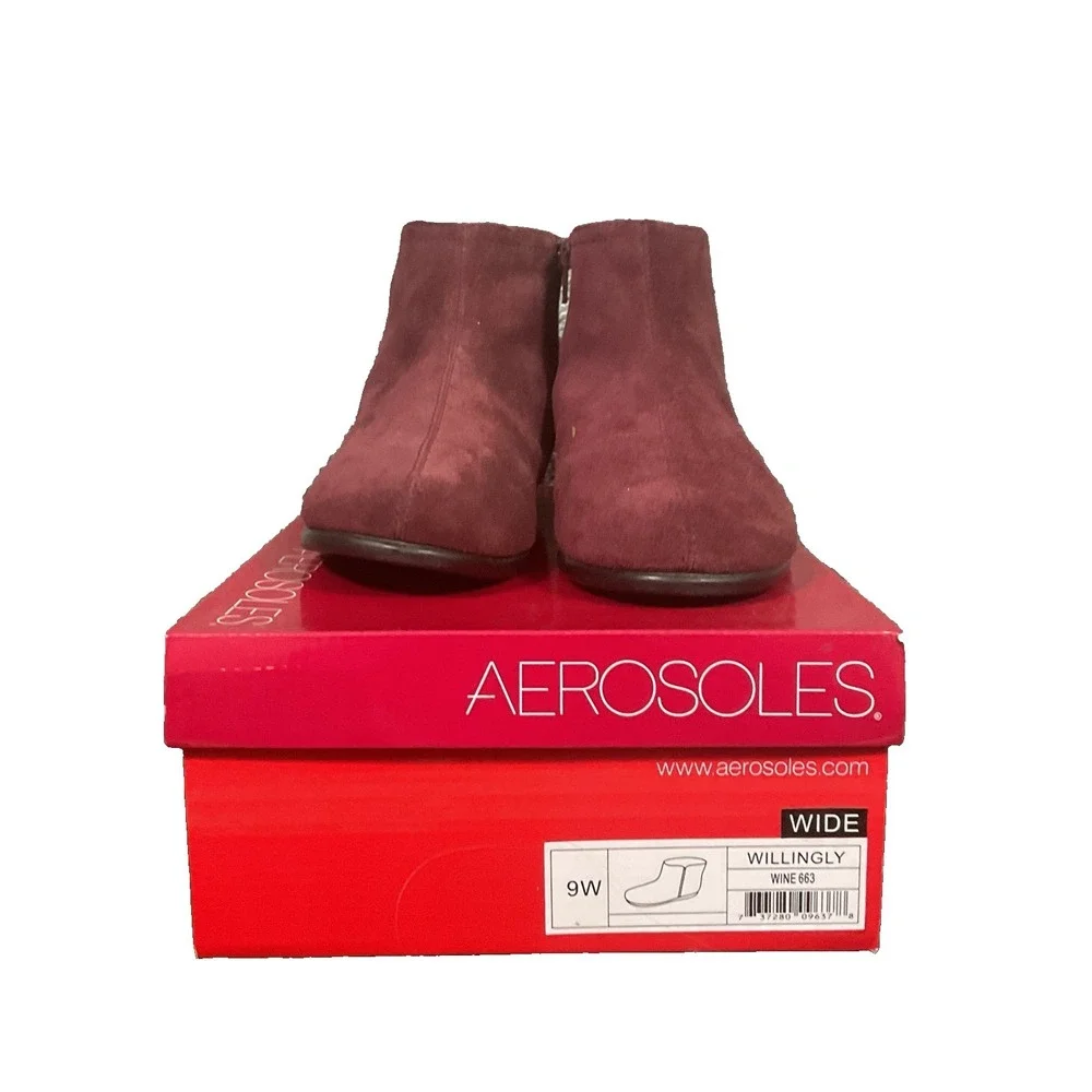 NIB Aerosoles Willingly Ankle Wine Pull On Flat Boots Booties Sz 9